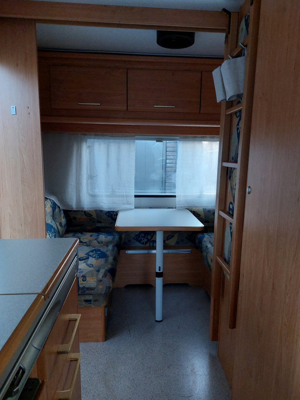 Knaus Blue Line 400 TK (1999)