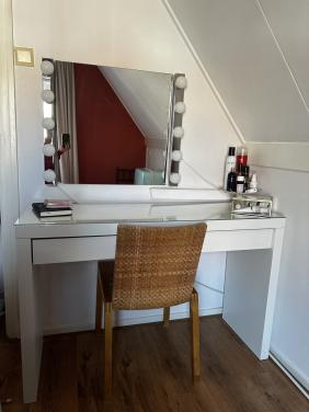 Toilettafel / make-up tafel incl spiegel en lampen