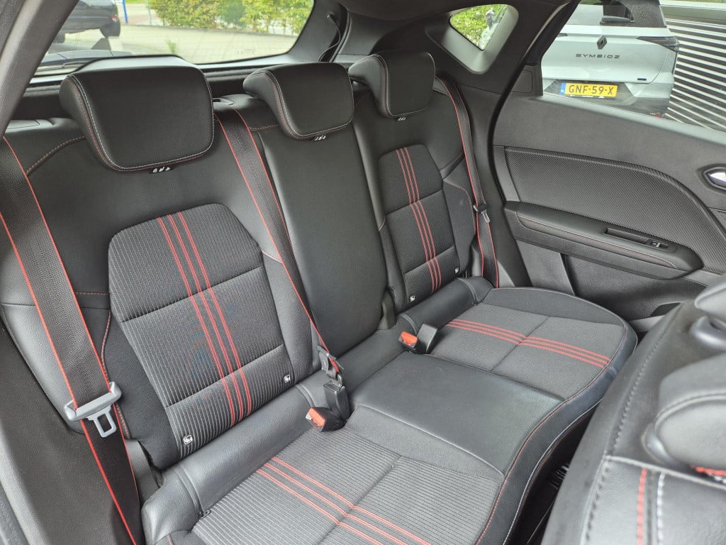 Renault Captur e-tech hybrid 145 r.s. line