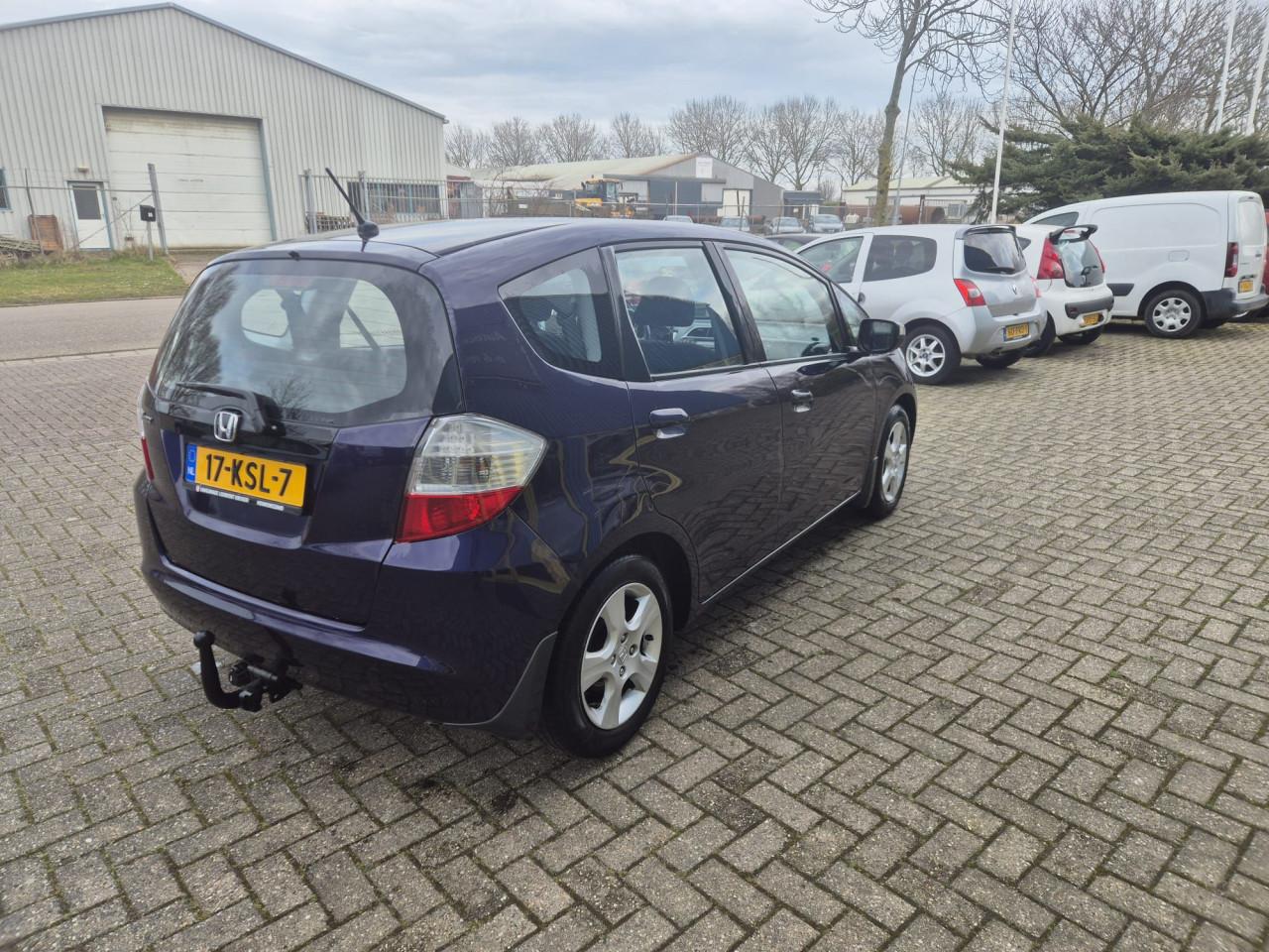 Honda JAZZ 1.4 Comfort 5deurs bj:2010 airco lm-velgen i.z.g.st