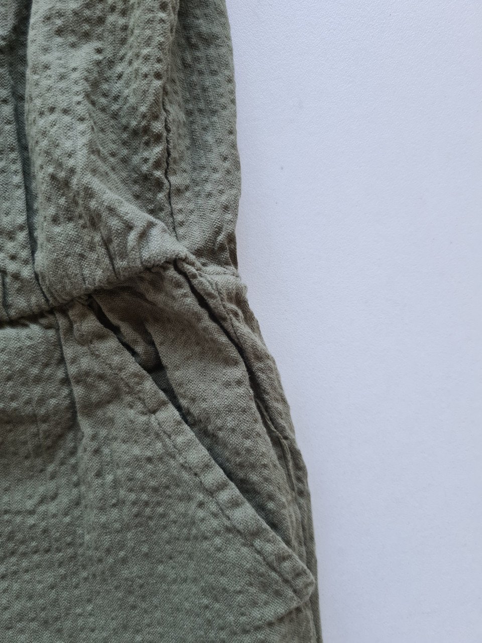 Kaki groen jumpsuit van H&M Maat 116