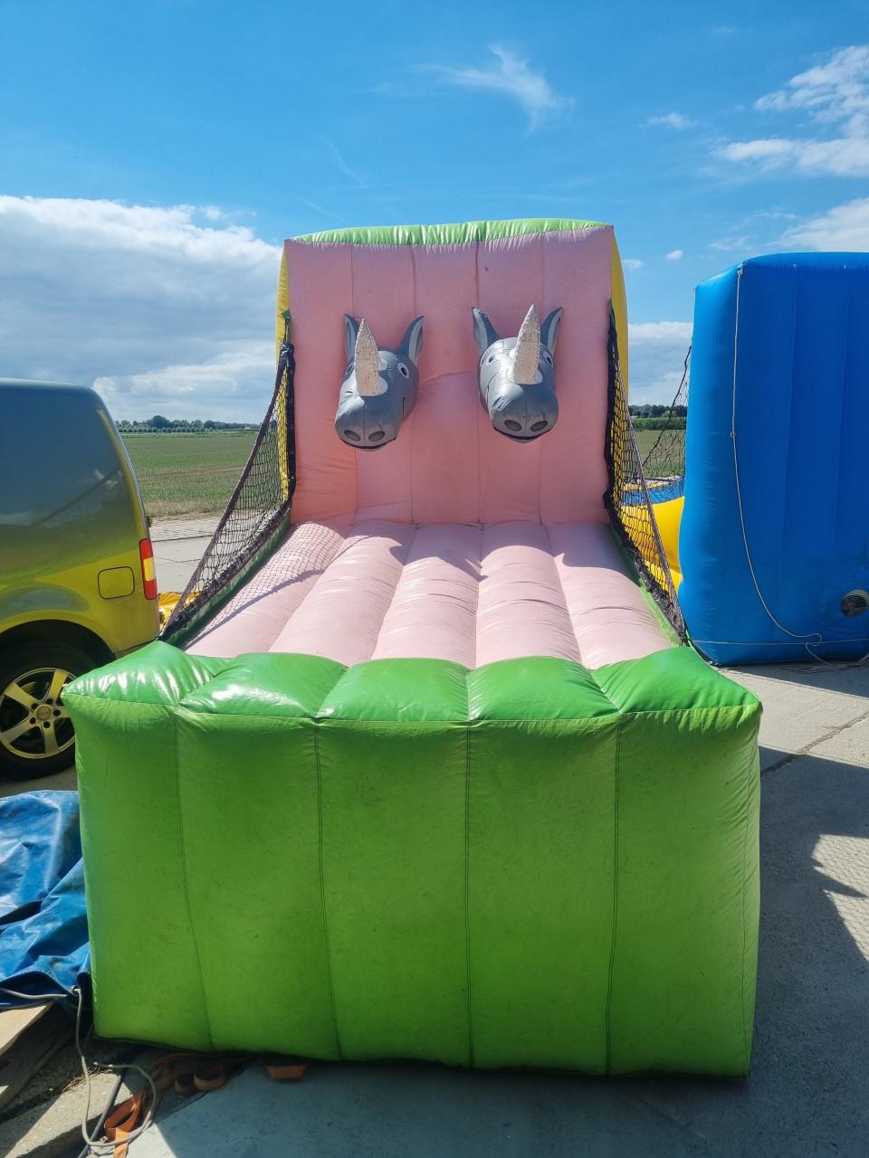 Div, Springkussens / Kinderspelen en attracties te huur.-