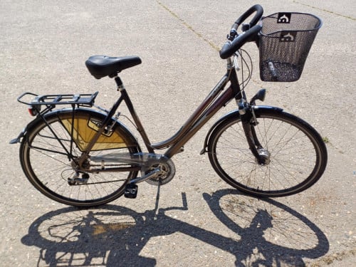 ZEER MOOIE DAMESFIETS (NIET ELEKTRISCH)