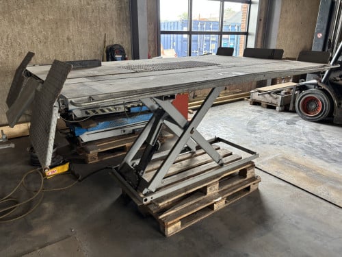 Ravaglioli motor hefbrug heftafel 600kg hydropneumatisch schaarbrug