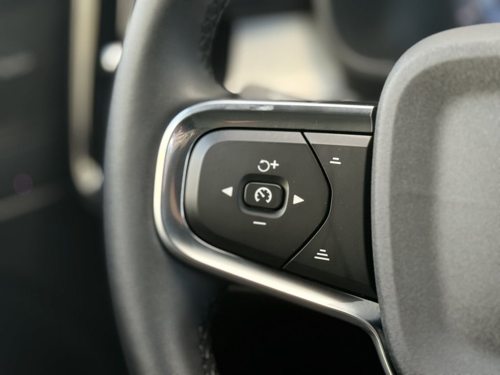 Volvo XC40 b4 197pk aut7| plus dark| adap.cruise| trekhaak| camera| elek.st