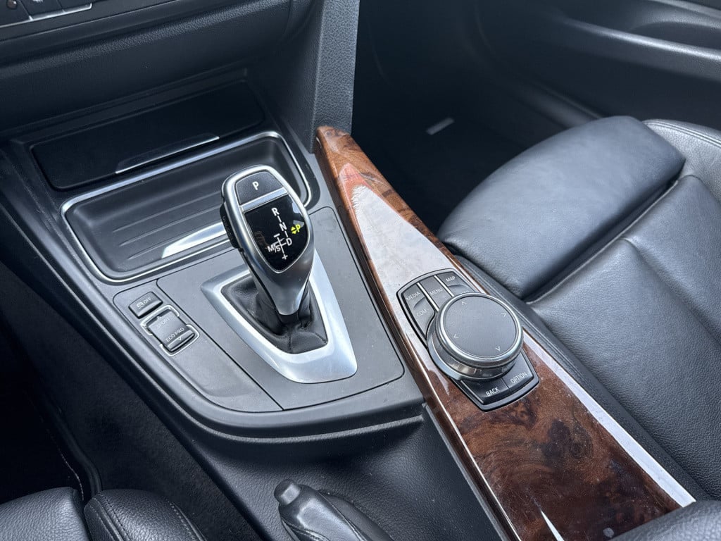BMW 3-serie 320i high executive m sport | nl-auto | dealer ond. | m perform