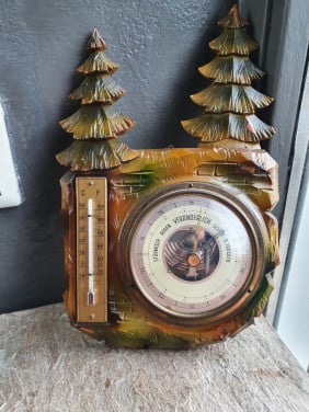 Leuke jaren 60 zwarte woud handwerk, barometer en thermometer...