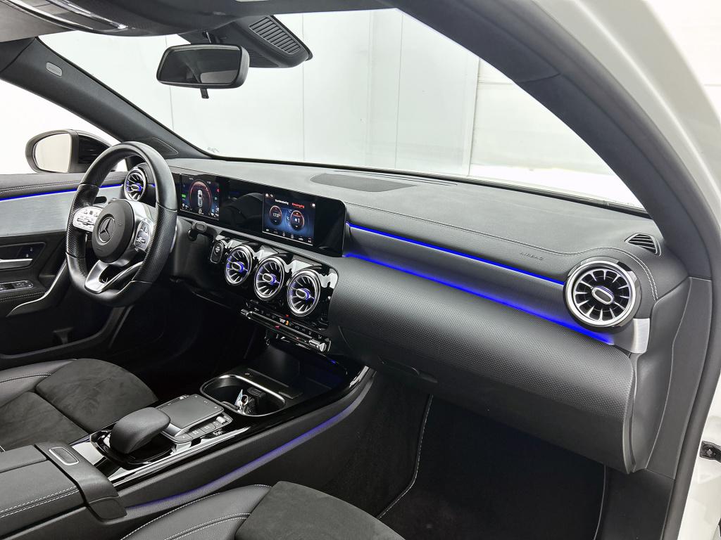 Mercedes-Benz A-Klasse 250 e plug in hybride | amg line | stoelverwarming |