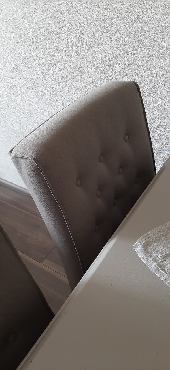 Tafel 4 stoelen