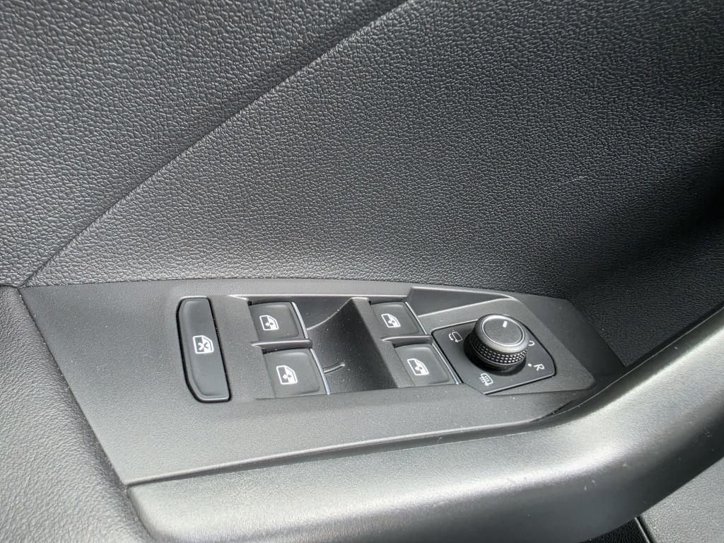 Volkswagen T-cross 1.5 tsi r-line | led | navi | camera | acc | stoelverwar