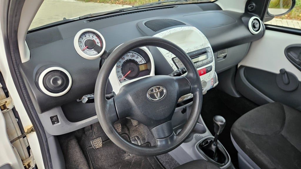 Toyota Aygo sport 5drs airco / nl auto / nap / 11-2010