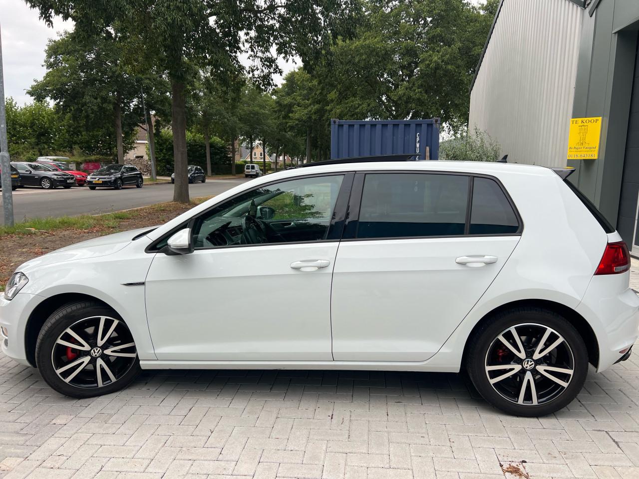 Volkswagen Golf 1.4TSI ACT Pano/PDC/Lounge