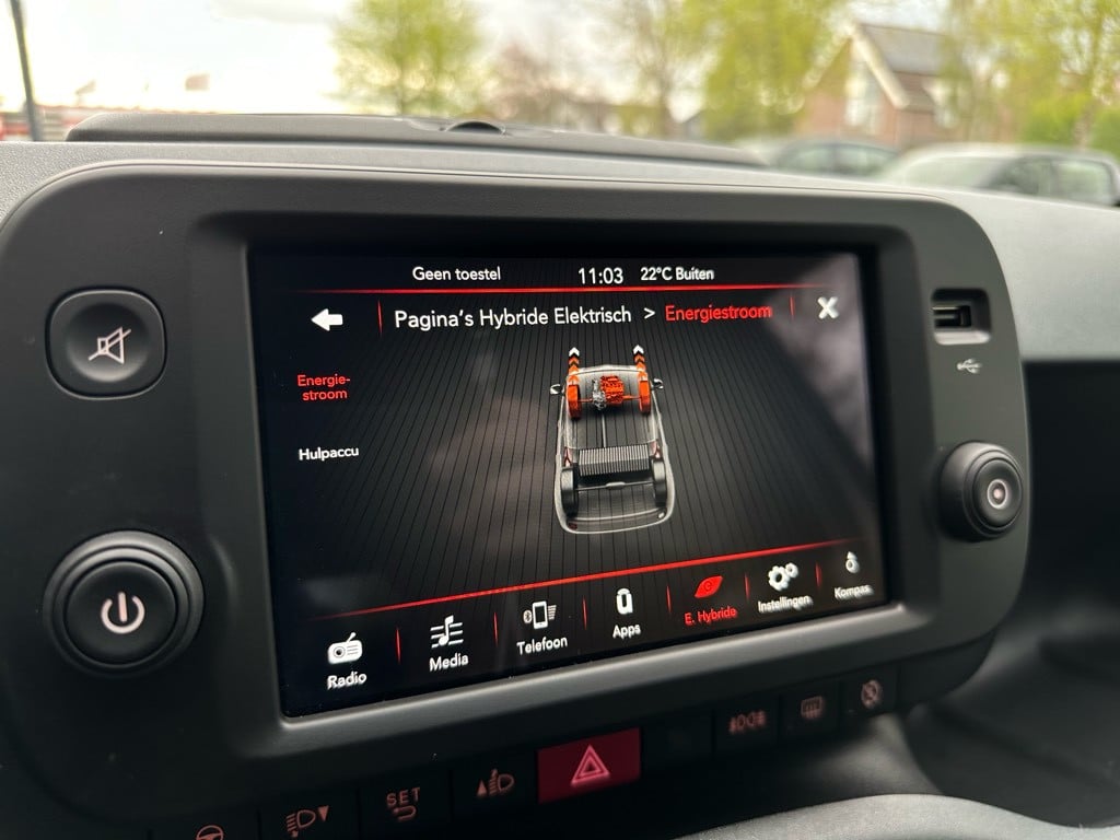 Fiat Panda 1.0 hybrid red cross hybrid // nieuwstaat // 17.000km //