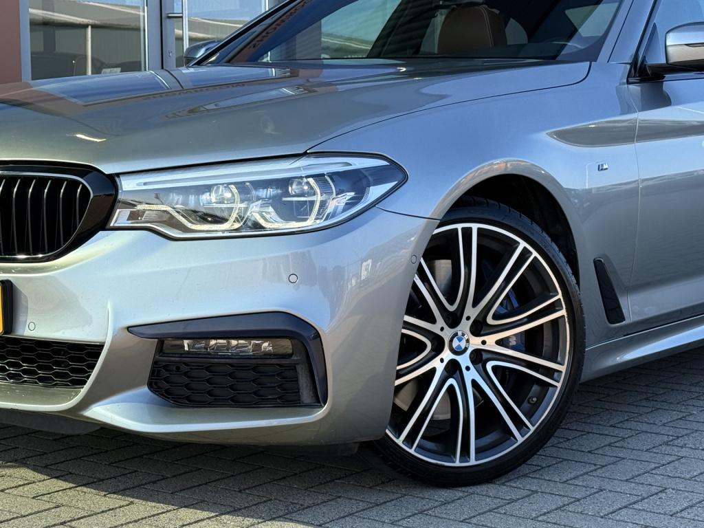 BMW 5 Serie 540i xdrive high executive m-sport | acc | leder | harman / kar