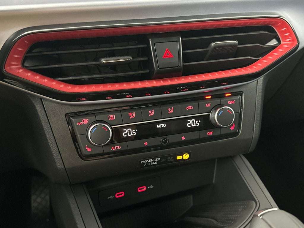 Seat Ibiza fr business connect 1.0 85 kw / 115 pk ecotsi hatc