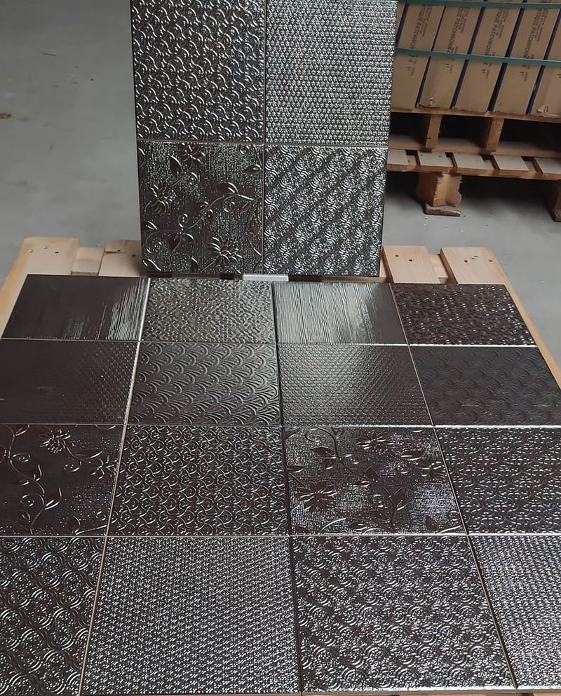 3035-187 Goudkleur decortegel, 44,2x44,2 cm, van € 78,59 per m² voor