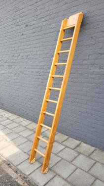 Houten ladder 235 cm (zeer fraai)