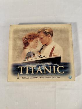 Titanic Collector’s Gift Box VHS + 35 mm filmstrip en fotokaarten
