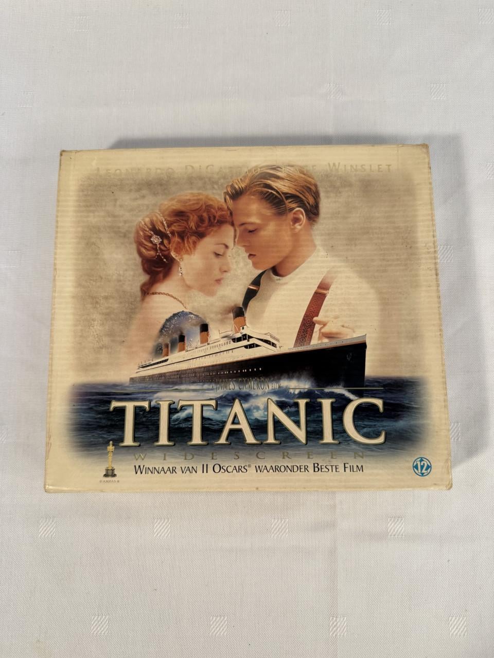 Titanic Collector’s Gift Box VHS + 35 mm filmstrip en fotokaarten