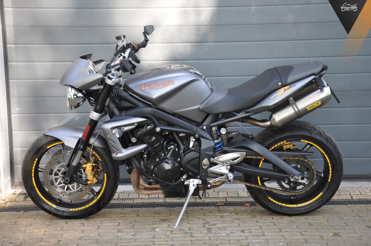 Triumph Street Triple R 675
