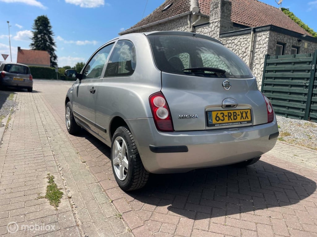 Nissan Micra 1.0 pure