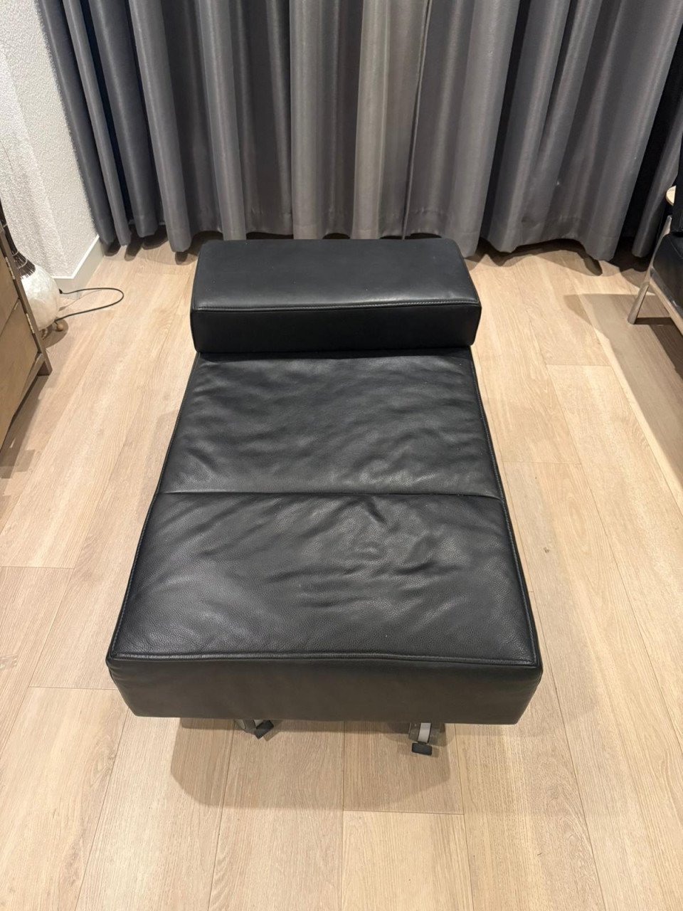 Design zwart leren bank +hocker