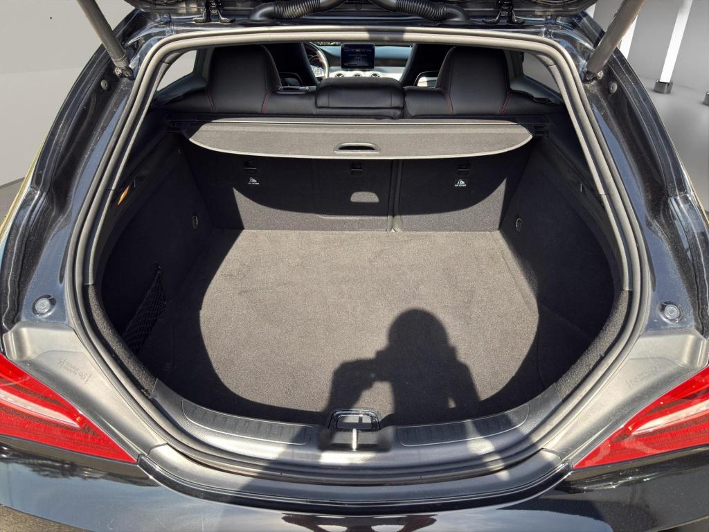 Mercedes-Benz Cla shooting brake 180 business solution amg night upgrade