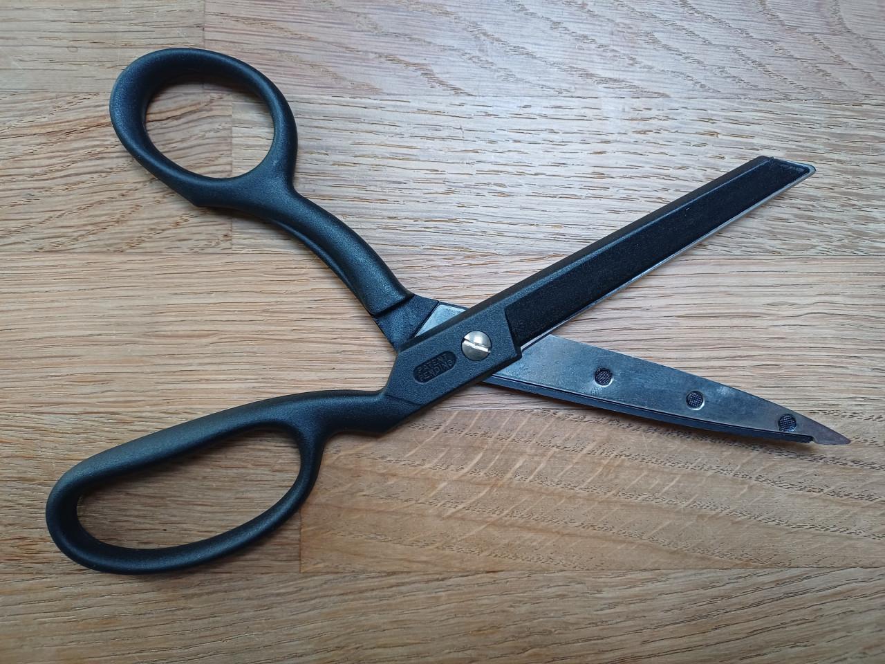 NIEUW: Solingen STOFschaar/kleermakersschaar/textielschaar