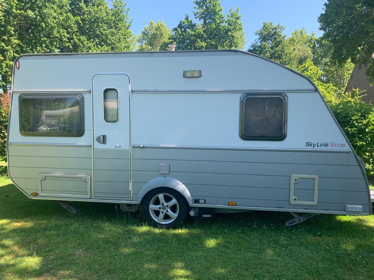 Caravan Kip Skyline 44 TDB Aircool Edition uit 2008