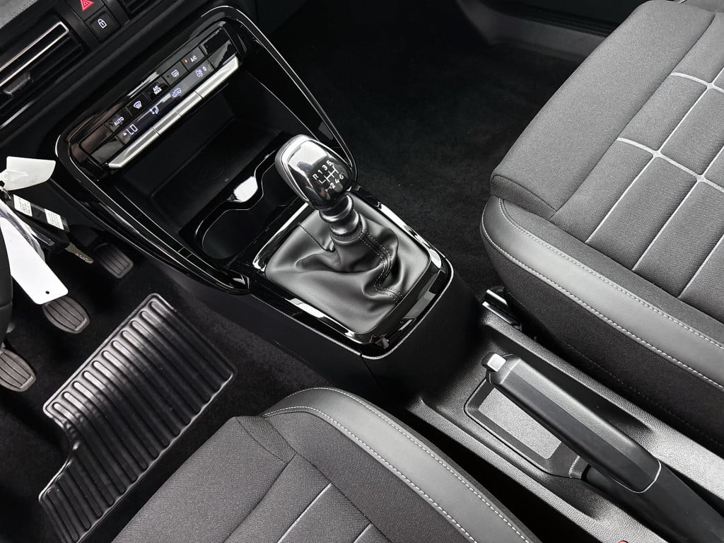 Citroen C3 turbo 100pk max | rijklaar | achteruitrijcamera | comfort seats 