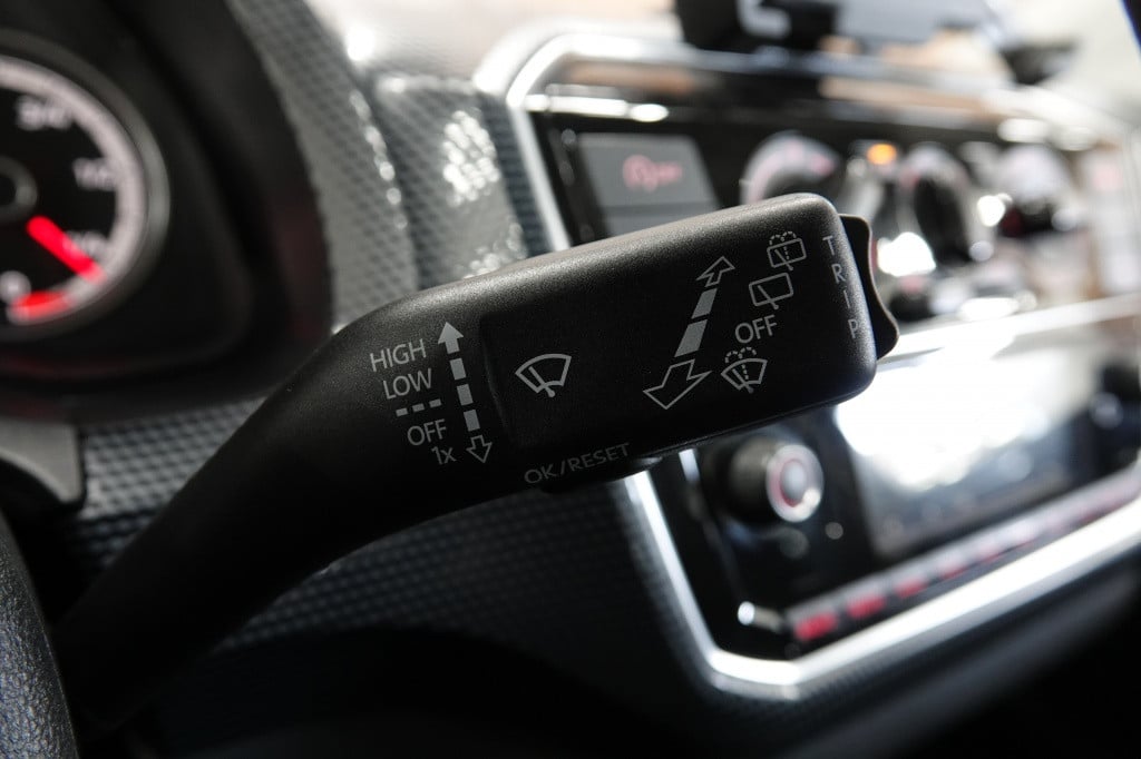 Volkswagen UP! 1.0 bmt move up! | cruise | bluetooth | airco |