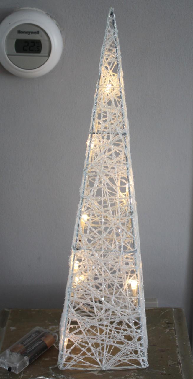 Witte verlichtings piramide