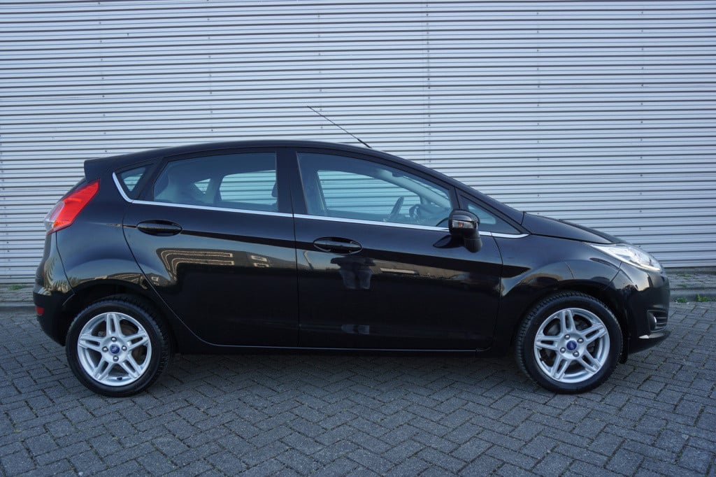 Ford Fiesta 1.0 ecoboost titanium airco / cruise / elektr. ramen / nap