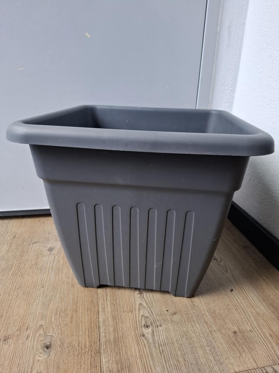 Grote kunststof buitenpot