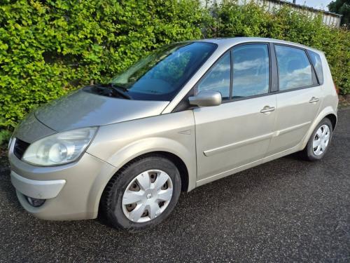 Renault Scenic 2.0 16v mpv