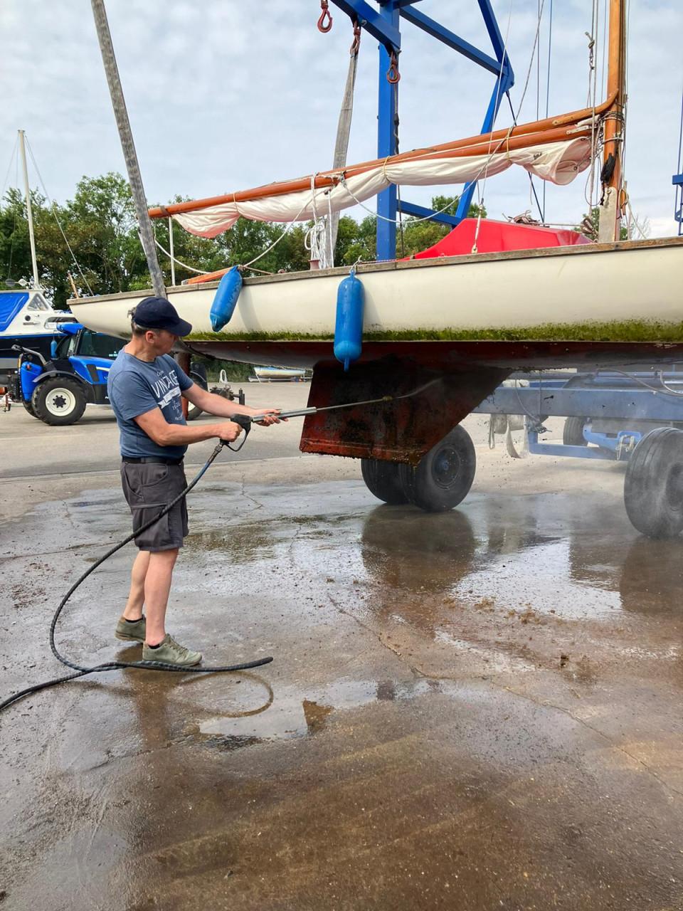 16 kwadraat open zeilboot met electromotor