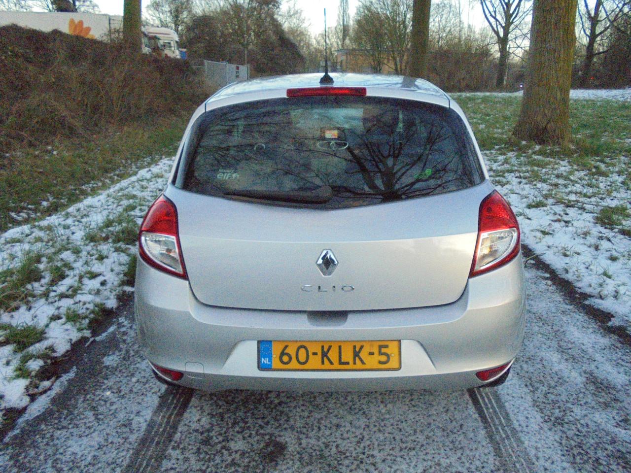 Clio bouwjaar 2010 met de zuinige 1.2 motor in nette staat diverse Extra's