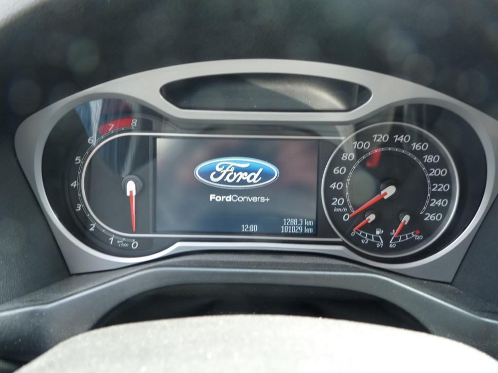 Ford Mondeo Wagon 2.0-16V Titanium, zwart metallic