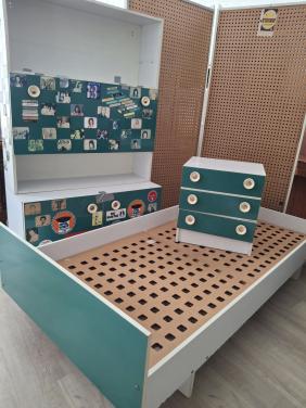 Slaapkamer set kind - bed, bureau, nachtkastje, bedbodem