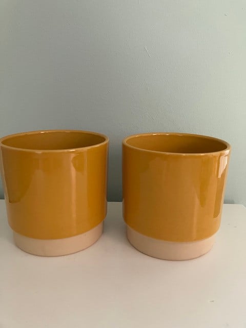 Set van 2 bloempotten  Gina Da Eno Duo geel NIEUW 10 x 11 cm.