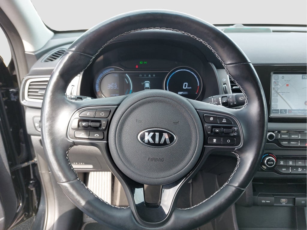 Kia E-niro executiveline 64 kwh | navigatie | leder | 1 fase