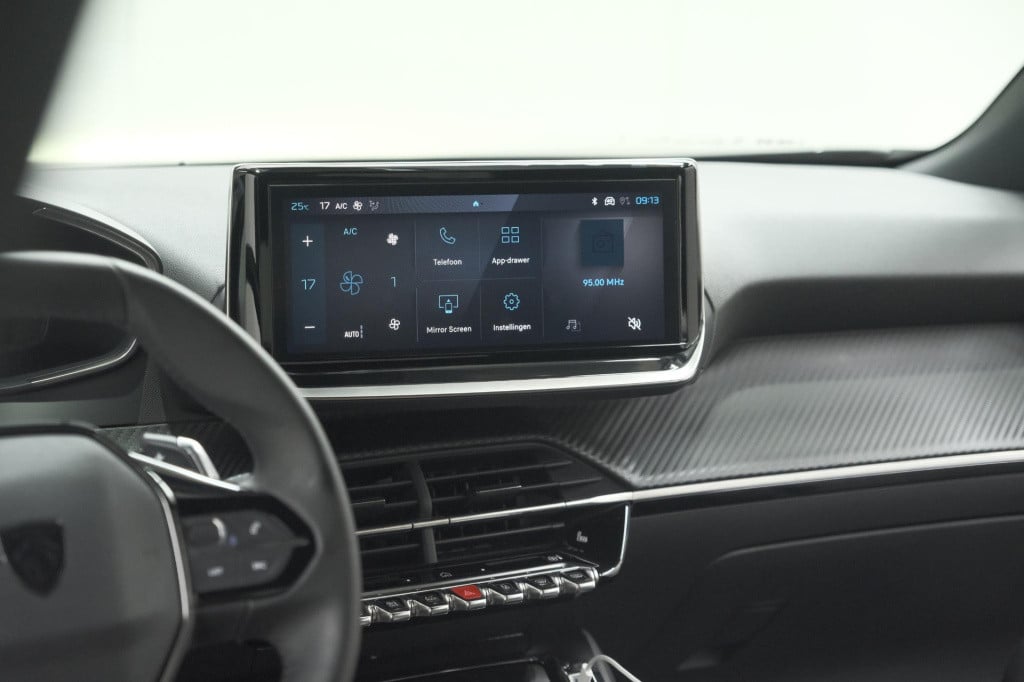 Peugeot 2008 puretech 130 eat8 allure | 360 camera | adaptieve cruise contr