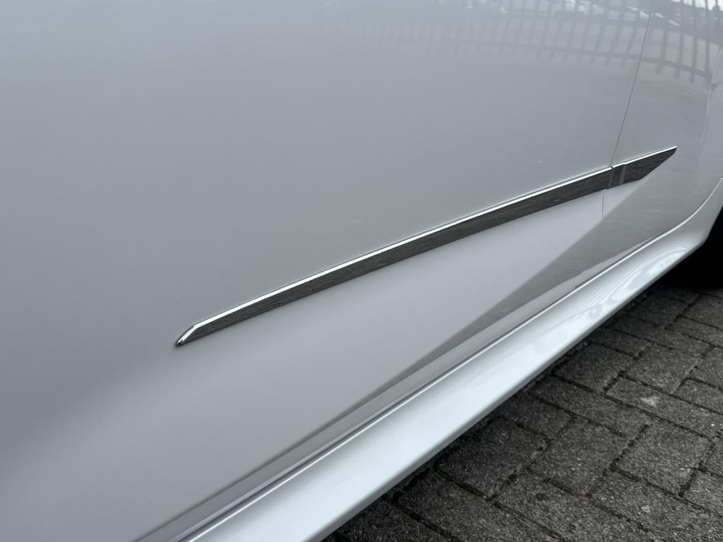 Toyota Yaris 1.5 hyb. executive | nl auto | dealerondehouden | hud | jbl au
