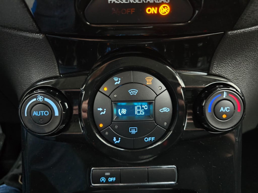 Ford Fiesta occasion 1.0 titanium luxe versie met cruisecontrol en sportvel