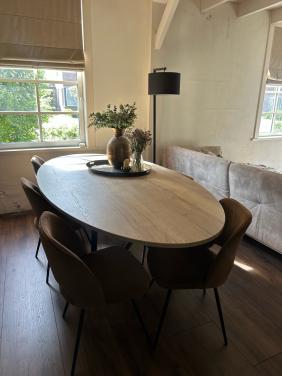 Ovale eettafel