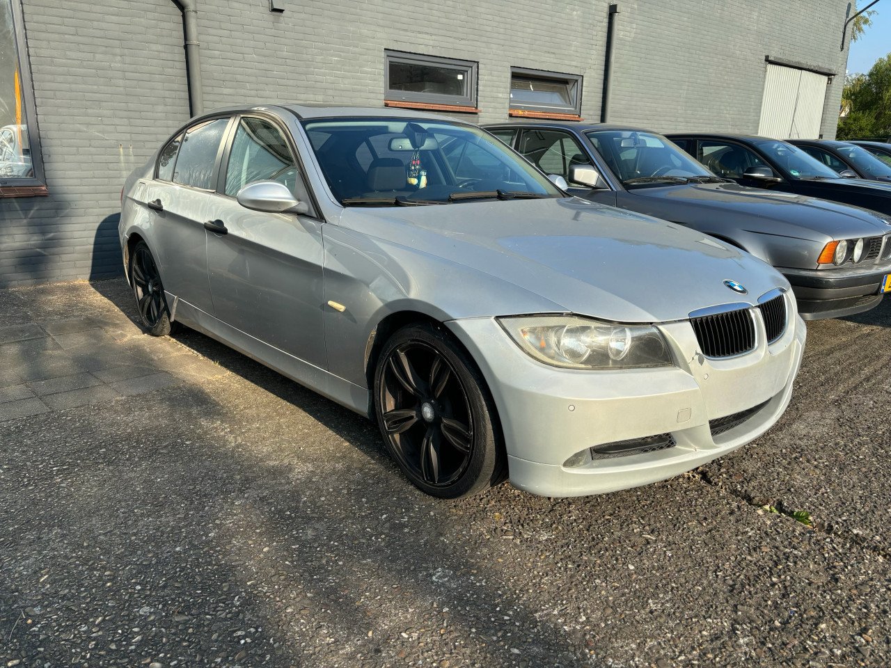 BMW 320i E90 2005 Benzine