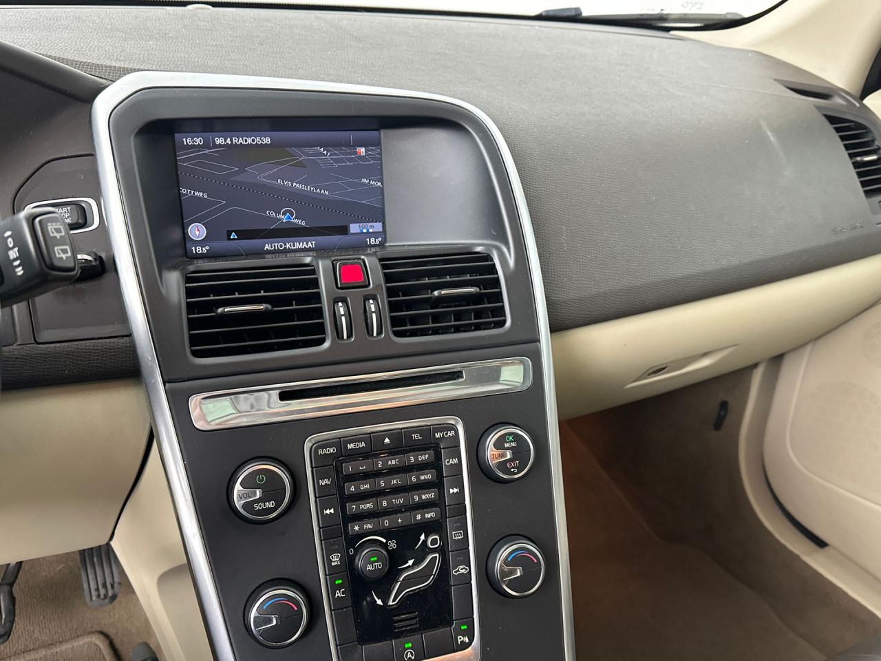 Volvo XC60 - 2.0 D3 FWD Kinetic | Camera | Leder | Navi | Trekhaak