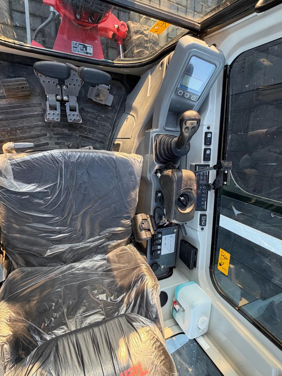 Takeuchi TB225 met 459 uur!!