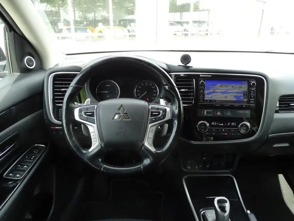 Mitsubishi Outlander 2.0 phev instyle+ schuif-/kanteldak | stoel-/stuurverw