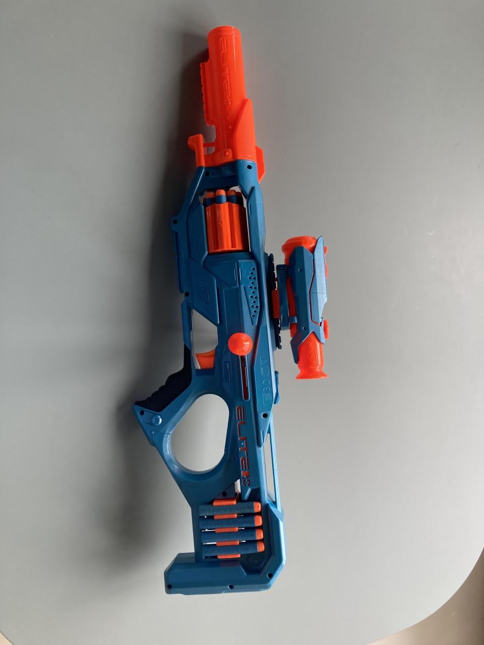 Nerf Blaster met Richtkijker & Loopverlenging + 16 Pijltjes